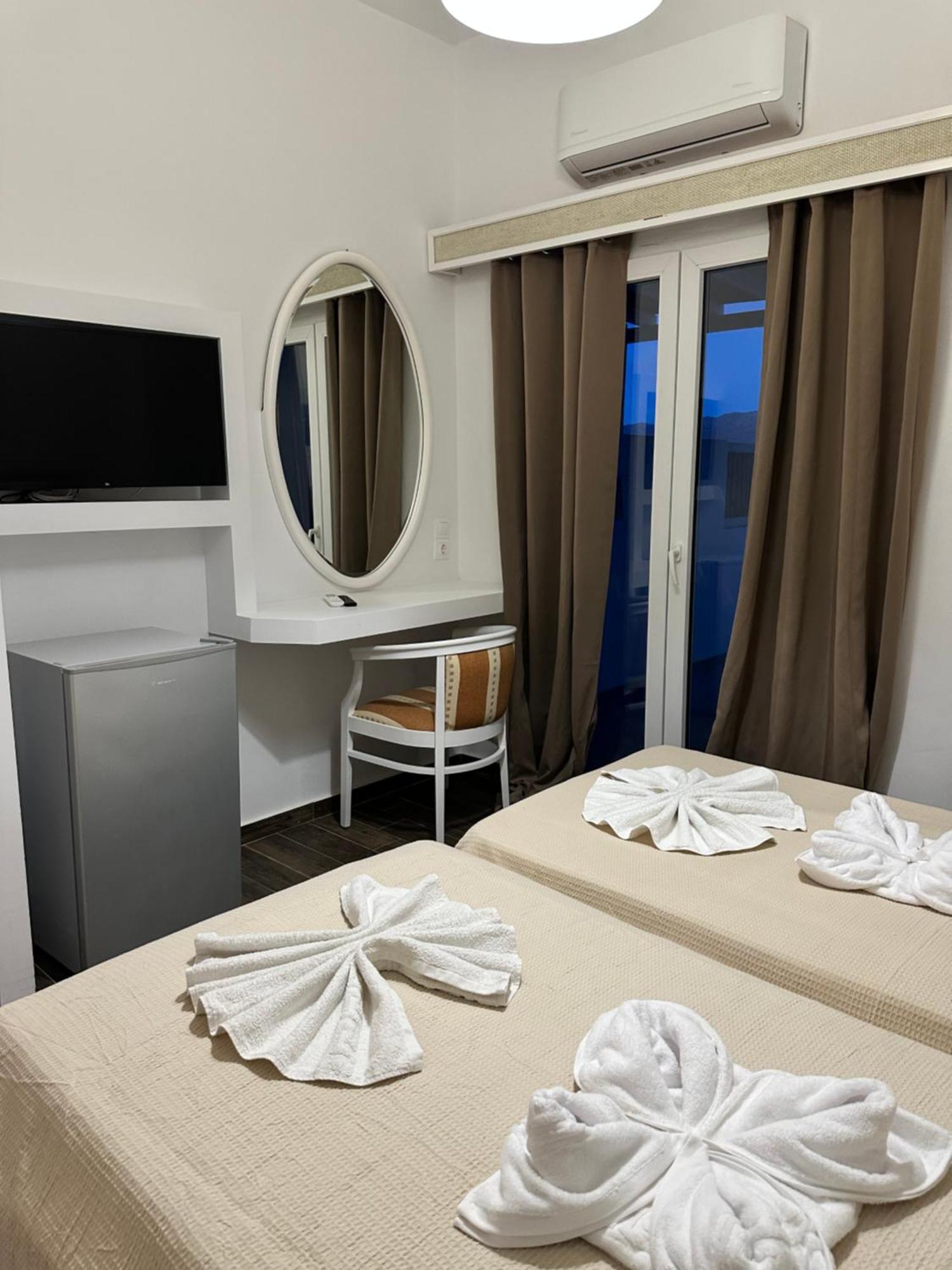 Ene'S Mykonos Apartment Klouvas Bagian luar foto