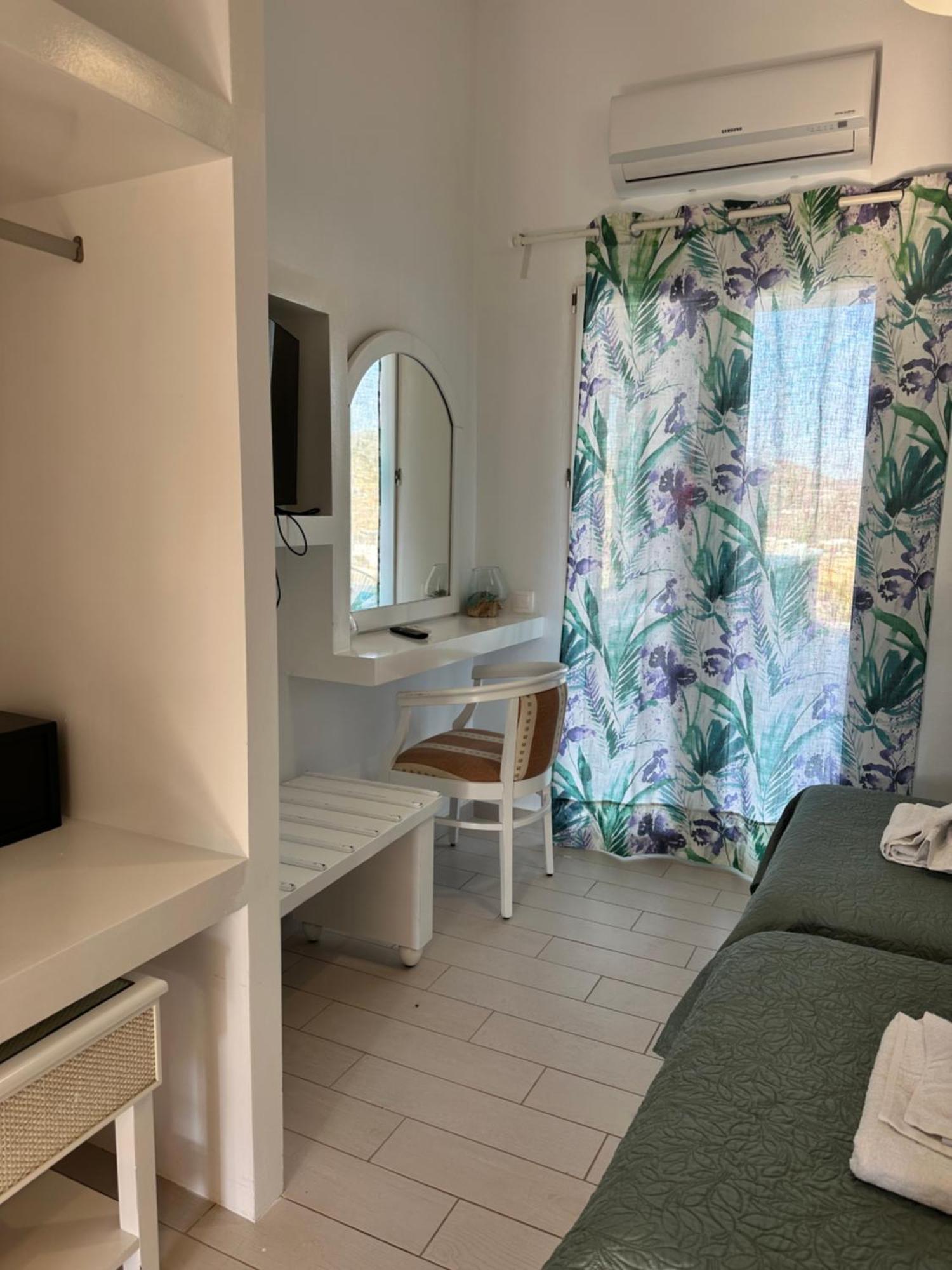 Ene'S Mykonos Apartment Klouvas Bagian luar foto