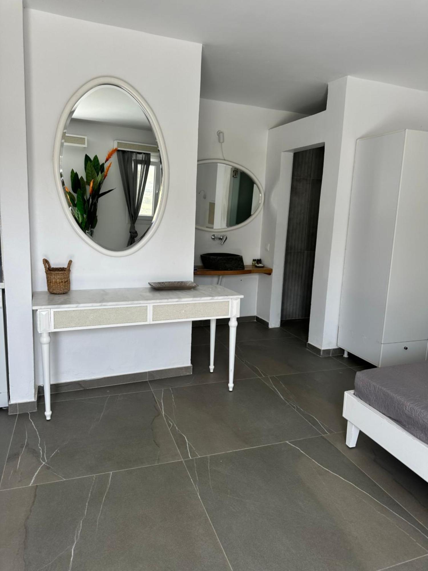 Ene'S Mykonos Apartment Klouvas Bagian luar foto